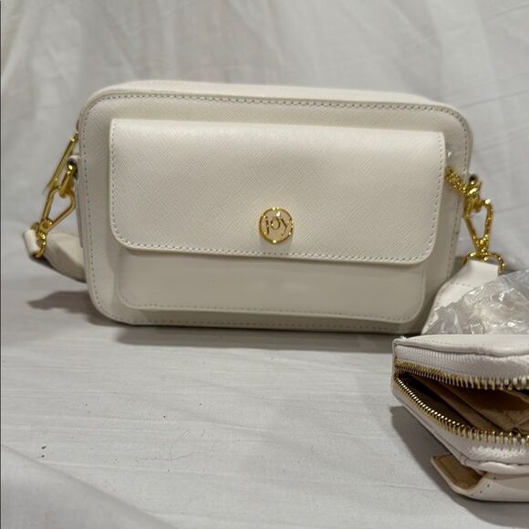 NWT Joy Clean and Chic saffiano leather White Crossbody Bag, wallet, card case - Picture 1 of 7